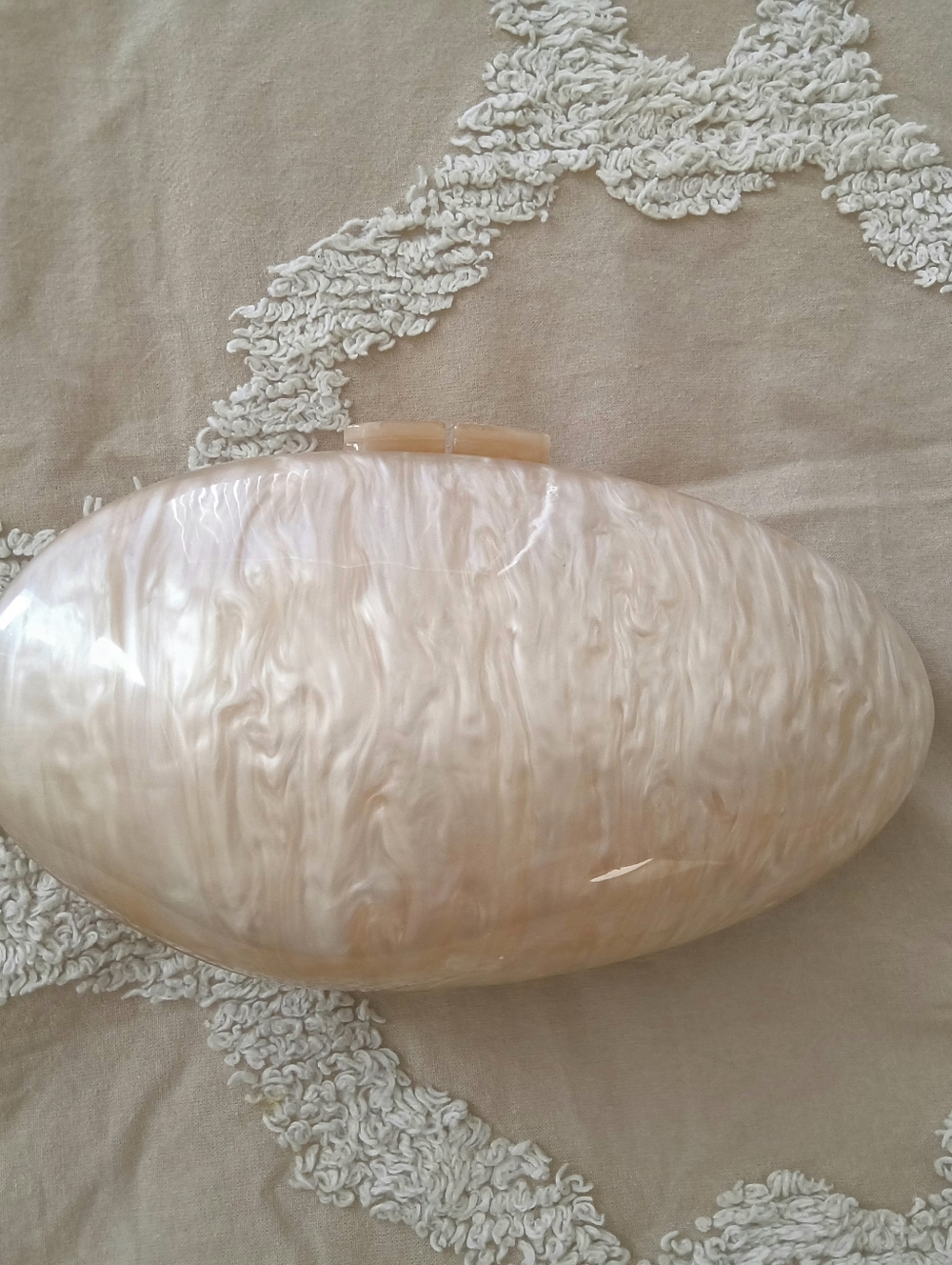 Shell Shaped  Luxury Evening Clutch - Picture 11 of 11